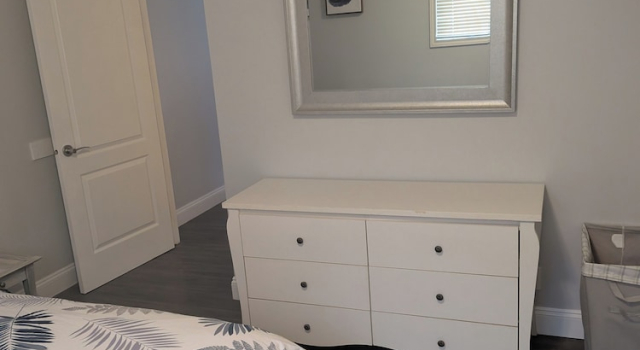 Cozy 1-bedroom Apartment in Edmonton - Perfect City Retreat, Prenota Appartamento Hotel a Alberta con parcheggio, Parcheggio