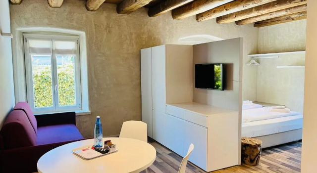Люкс Цокольный этаж Albola Suite Holiday Apartments