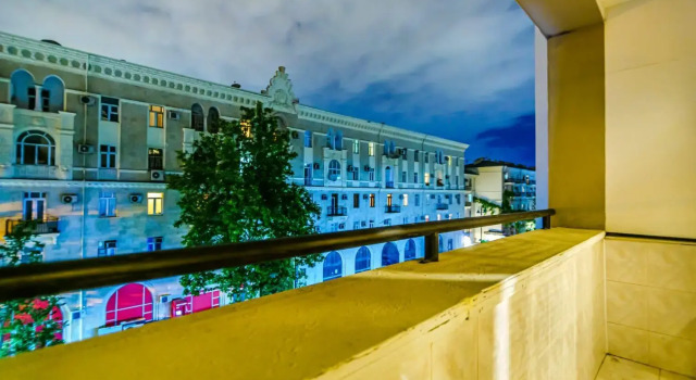 M Estate 2 Room U.Hajibeyov Street., Забронировать Отель Бизнес-отели Баку, рядом с Гран-при Формулы-1 в Баку, 4* 5*