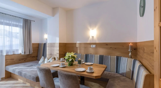 Апартаменты Deluxe с 2 комнатами с балконом и с видом на горы Haus TIROL