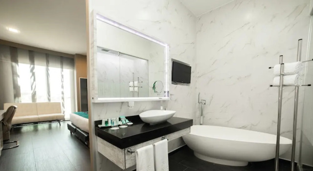 Номер Premium с балконом Punta Diamante Premium Hotel