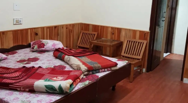 Goroomgo Aby's Hut Manali
