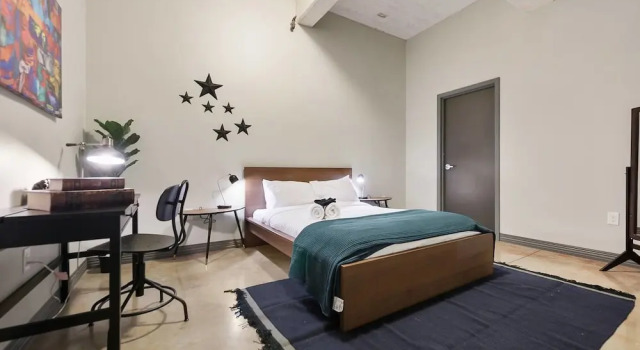 3 Bedroom - Best Location, Pool, Gym & Parking, Забронировать Апартаменты/квартира Даллас Dallas - Fort Worth Metropolitan Area, рядом с Magnolia Petroleum Company Building