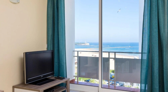 Apartment with One Bedroom in Portimão, with Wonderful Sea View, Terrace And Wifi - 10 M From the Beach, Забронировать Апартаменты/квартира Портиман Барловенто, рядом с Казино Algarve