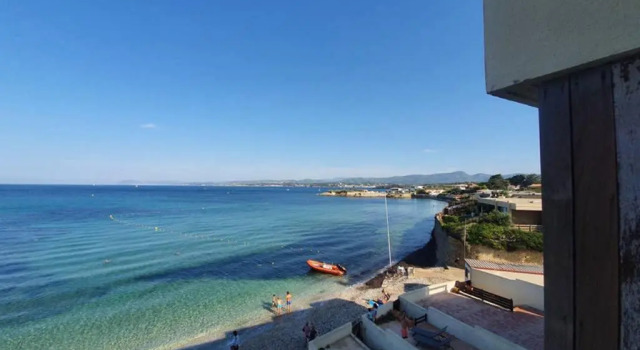 Апартаменты Miramare appartement pieds dans l eau vue mer féerique 180° féerique