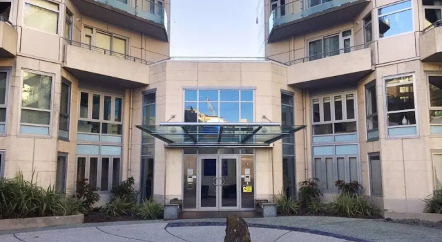Central Home with Balcony Auckland City, Rezerwuj Hotel Hotele w Auckland Region z parkingiem, Parking