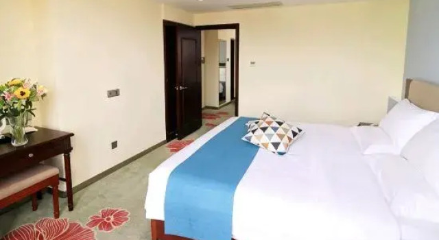 Семейный люкс с красивым видом из окна Gui Feng Hotel