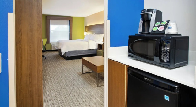 Двухместный люкс Holiday Inn Express Hotel & Suites Delaware-Columbus Area by IHG