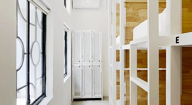 Кровать в общем номере (женский номер) HOOD Hostel