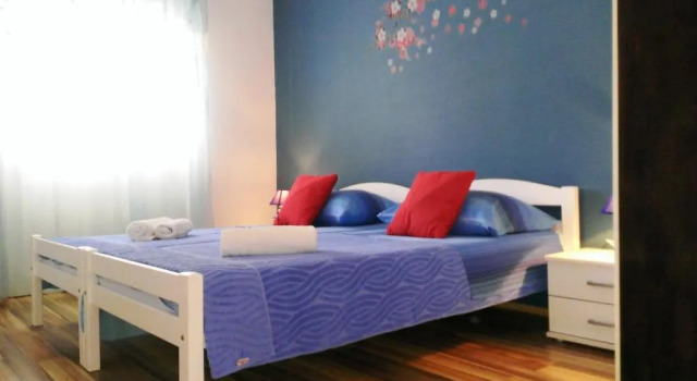 Апартаменты с 3 комнатами с балконом Apartments Desa Petric