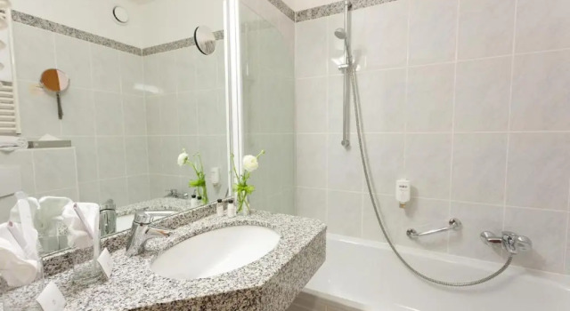 Двухместный номер Deluxe с балконом Hotel Königshof