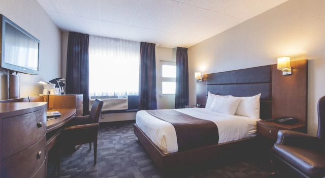 Двухместный номер Superior с балконом Hotel Continental Centre-Ville