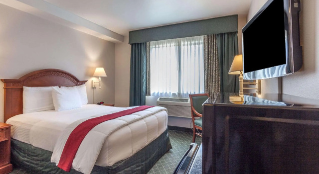 Студия Baymont INN & Suites by Wyndham