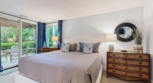 Ground Floor Condo With Private Patio, Full Kitchen, Beach Access and Pool