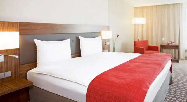 Номер Classic Mövenpick Hotel Zurich Airport