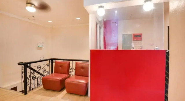 OYO 912 Fb Suites, Prenota Hotel Hotel a Mindanao con parcheggio, Parcheggio