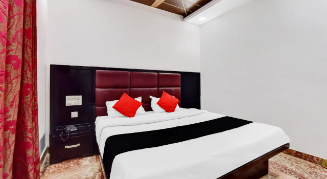 Люкс Capital O 81688 Hotel Rawat