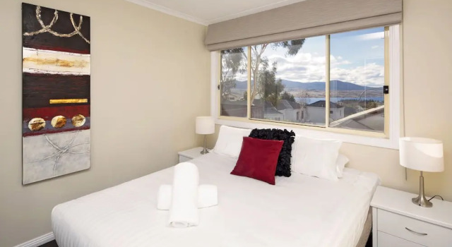Beloka 9 - Overlooking Lake Jindabyne