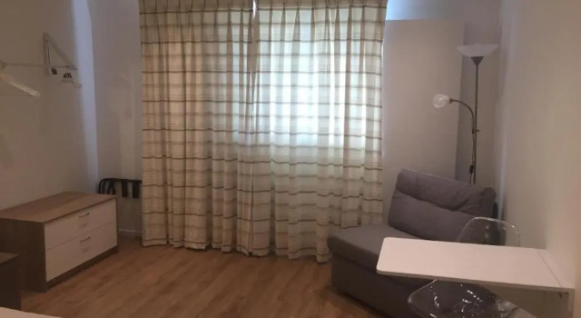 Shelter-rooms, Buchen Sie Hotel Halle 