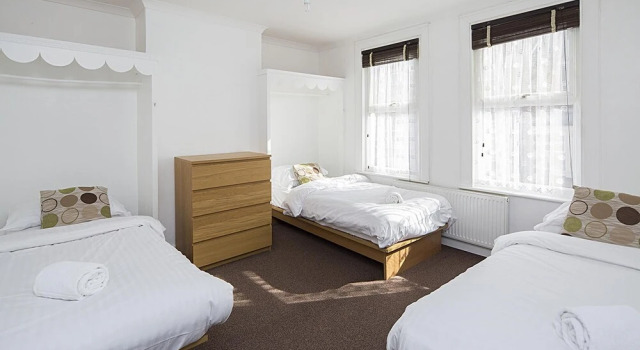 Cecil House - An Inviting 3-bedroom in Rochester, Забронировать Отель Отели Англии 3 звезды, 3*