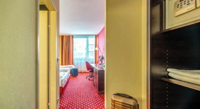 Трёхместный номер Comfort PLAZA INN Wels