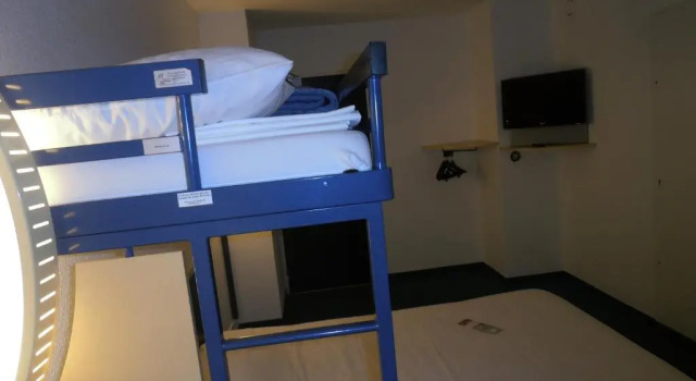 Четырёхместный номер Standard ibis budget Meung sur Loire