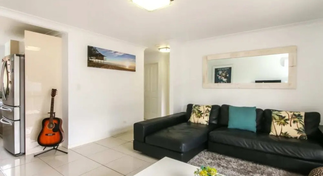 Contemporary 2 Bedroom Beachfront Apartment, Rezervați Apartament Hoteluri în Bilinga cu parcare, Parcare