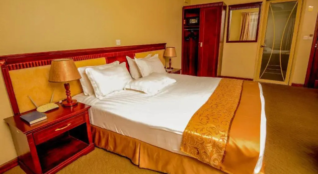 Двухместный номер Deluxe Hill View Hotel Kiyovu