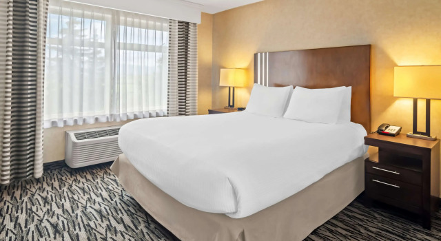Двухместный люкс Best Western Plus Pitt Meadows Inn & Suites