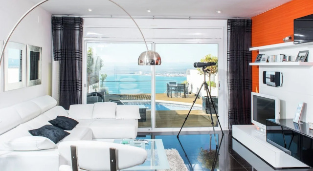 Villa for 4 Persons in Roses With Private Pool Overlooking the Bay of Roses, Забронировать Вилла Коттеджи Росас, Коттедж