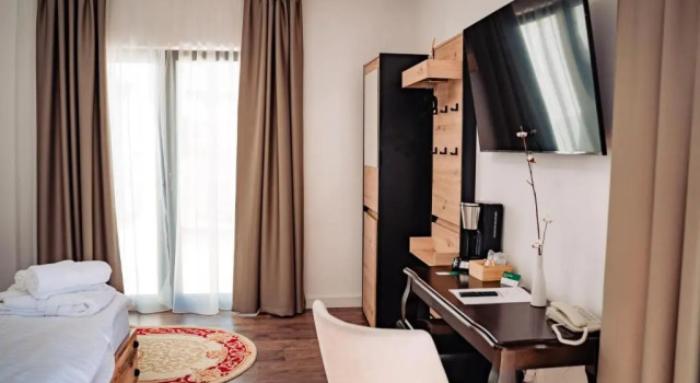 Hotel B4, Забронировать Отель Орадя Бихор