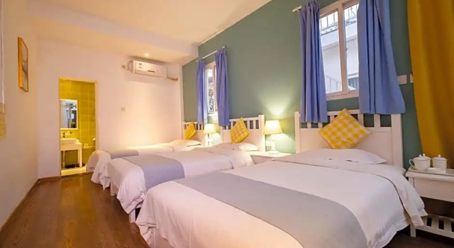 Трёхместный номер Standard Xian See Tang Youth Hostel