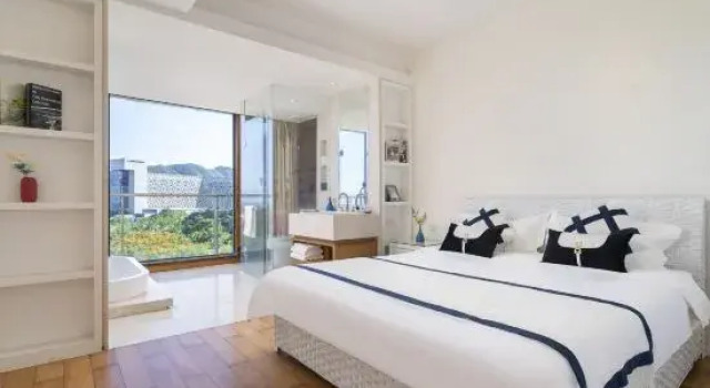 Люкс с 2 комнатами с балконом и с красивым видом из окна Sanya Haiyun Island Homestay (Banshan Peninsula Branch)
