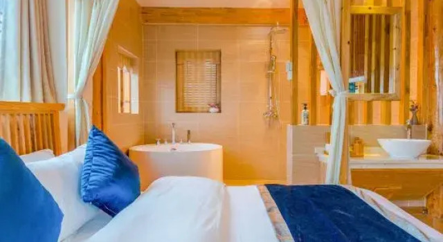 Люкс с красивым видом из окна Floral Hotel · Dream Lijiang Inn Lijiang
