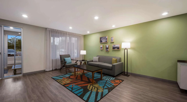 Woodspring Suites Wixom - Novi