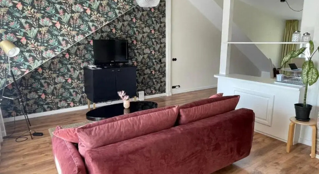 Апартаменты Central 1-bedroom Apartment with Bath & Balcony