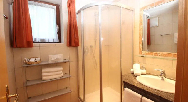 Семейный номер Standard с балконом Hotel Garni Monte Bianco