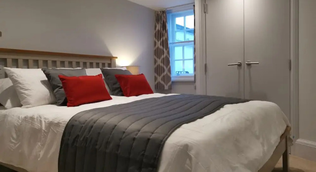 Номер Superior Cavendish House with Secure, Allocated Parking, 2 mins walk from Windsor Castle