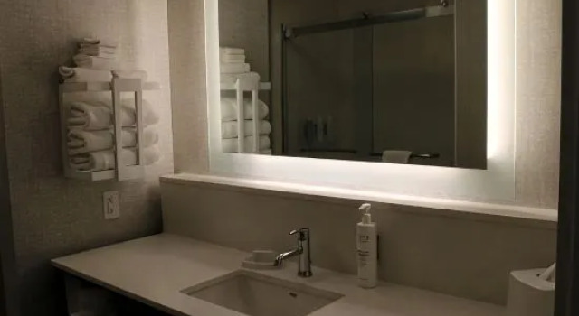 Люкс Hampton Inn & Suites Pekin Peoria Area