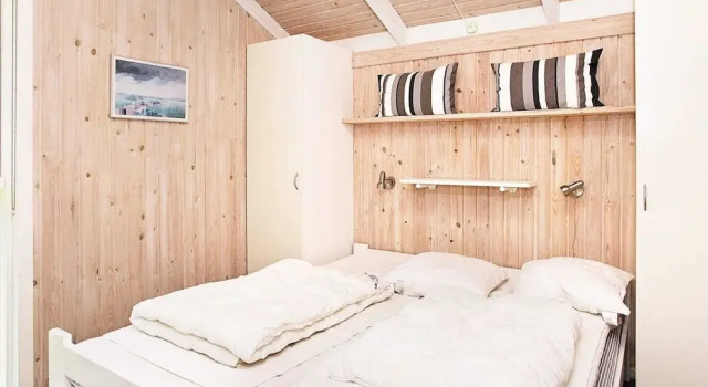8 person holiday home in L s, Buchen Sie Hotel Insel Laeso Dänemark