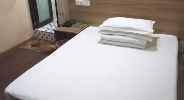 Yaxin Hotel
