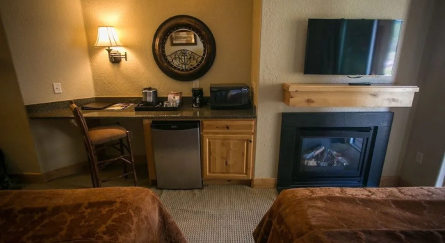 Silverado Lodge with Fireplaces and Pool Views by RedAwning, Забронировать Апартаменты/квартира Апартаменты Парк-Сити, рядом с Полет над каньонами, Апартаменты/квартира