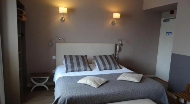 Номер Standard Logis Hôtel Restaurant Auberge du Valburgeois