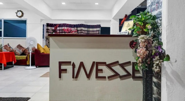 Treebo Trend Finesse, Забронировать Отель Отели штата Махараштры 3 звезды, 3*