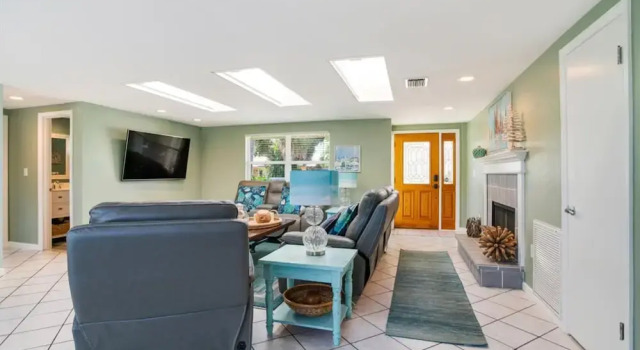 Luxe 3BR Siesta Key Home Pool