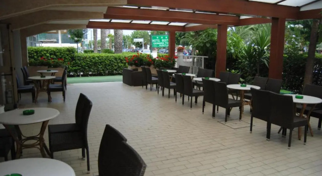 Hotel Boston, Book Hotel Hoteller i Alba Adriatica med pool, Swimmingpool