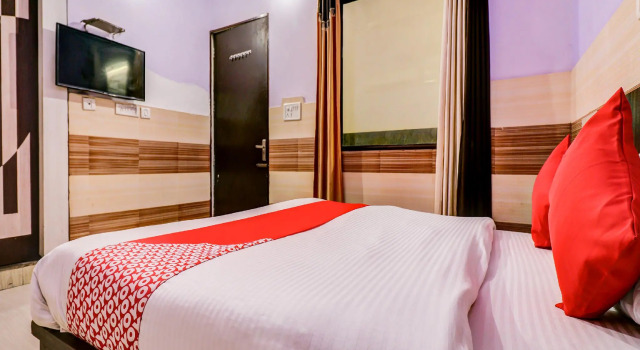 Люкс Standard OYO 70454 Hotel Redox