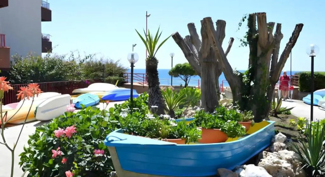 Acquamarina beach house near Taormina, Book Hotel Hotels in Sicily with Parking, Parking