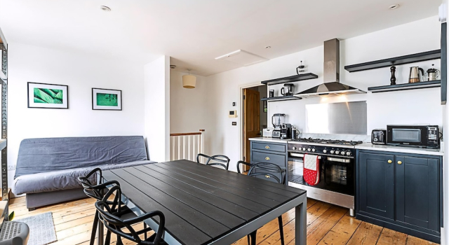 Stylish Chiswick Apartment With a Private Terrace, Забронировать Апартаменты/квартира Апартаменты Лондона, рядом с Пивоварня Fuller’s Griffin, Апартаменты/квартира