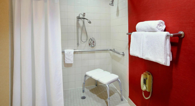 Четырёхместный номер Standard Courtyard by Marriott Tampa Oldsmar